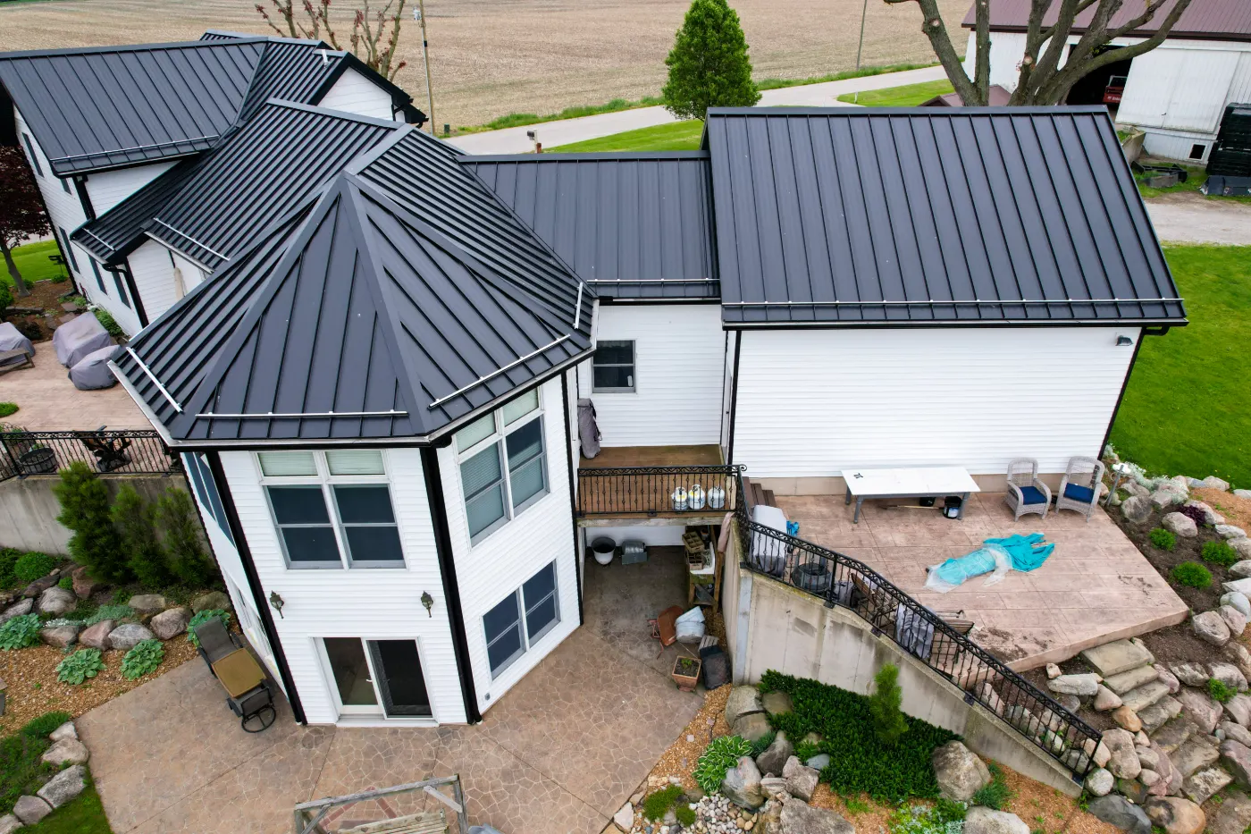 Trim and flashing detail on a Saxony siding job